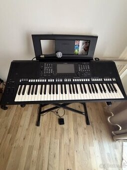 Yamaha Psr-S775
