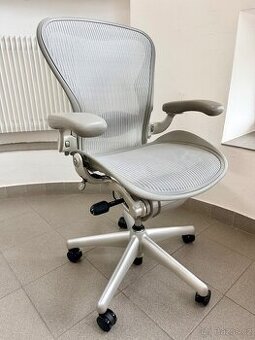 kancelářská židle Herman Miller Aeron Mineral
