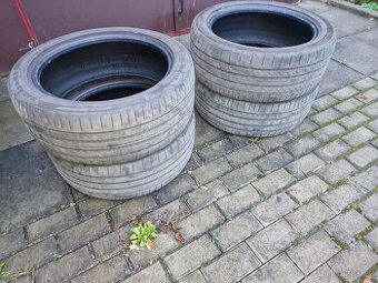245/45r19 Continental