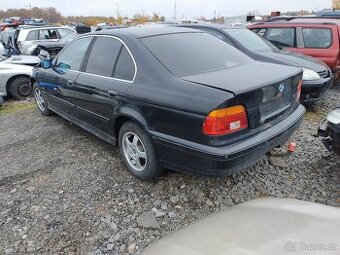 BMW E39 525i 2001 141kW - TOP VYBAVA, DILY