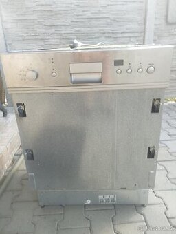 Myčka nádobí Whirlpool