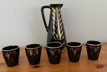 Retro keramická karafa + 5 kalíšků, lepené ucho