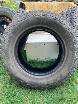 Prodám pneu 235/70R16 - 1