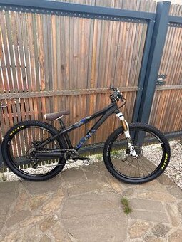 Prodám dirtové / slopestylové kolo Scott Voltage