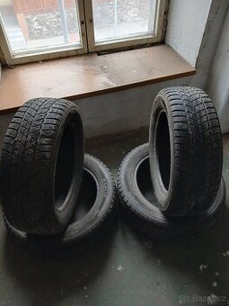 Čtyři zimni pneu Barum 185 60 R15