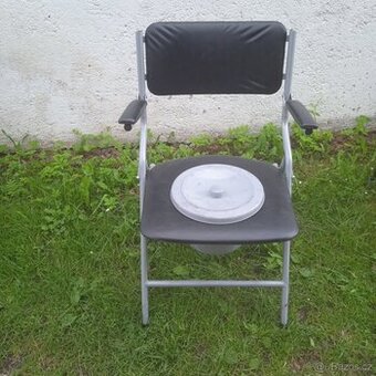 Wc toaletní židle skládací i pevné stání.