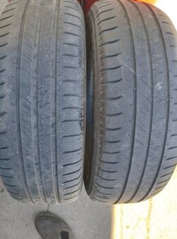 2x Michelin 195/65r15.