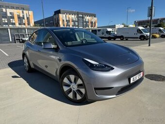 Tesla Model Y RWD Basis 2024 (EU) 37700 €