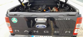 Ochranná lišta na korbu Ford Ranger s LED