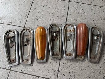 Tatra 603- smerovky pekne na chrom bez poskodenia