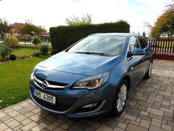 OPEL ASTRA 1.6 CDTI,PŮVOD ČR,1.MAJ.,TAŽNÉ,SERVISKA,NAVI,SENZ
