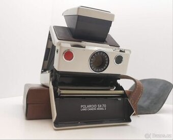Starý fotoaparát Polaroid sx 70 první typ