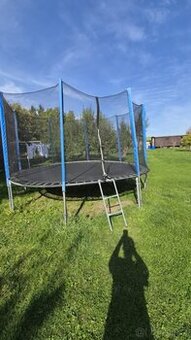 Trampolína