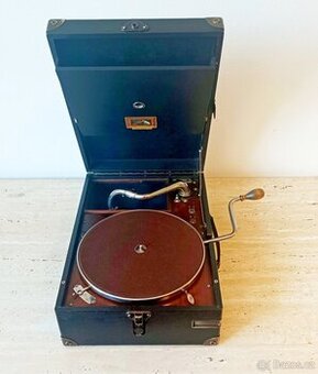 His Master’s Voice, starožitný gramofon na kliku, rok 1926