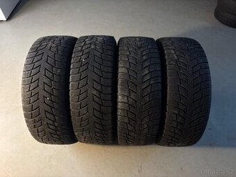 Zimní pneu Nokian 235/65R16C