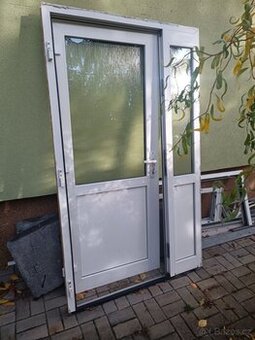 Vchodové dveře plastové š.123x208v.