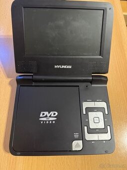 DVD přehrávač Hyundai PDP 721 + příslušenství