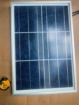 solární panel  52cm X 35cm  3,6 voltu  , 20 w ,max 1000 v