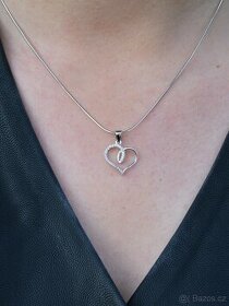 Stříbrný dámský náhrdelník - nový - dárkové balení - 1