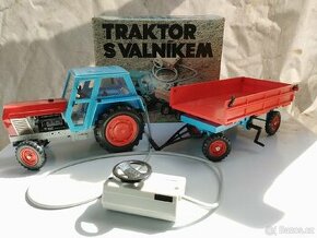 Ites traktor s valnikem