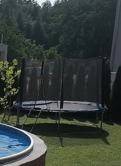 Trampolína