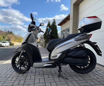 Akce čtvrtek sleva 2000,- Kymco People 125i GT - 1