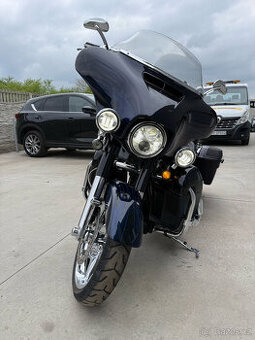 Harley-Davidson FLHXSE CVO Screamin Eagle