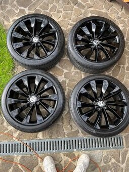 Alu kola Volkswagen Interlagos “Turbiny” 5x112 r18 letní pn