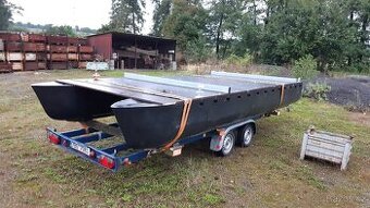 Hausbót si postavte na platformě katamaránu - 1