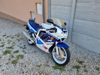Suzuki GSXR 750