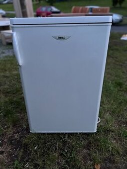 Malá funkční lednice Zanussi