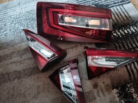 Superb III zadní lampa