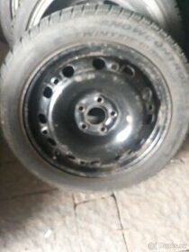 Zimní pneu Pirelli 185/55 R15 s plech.disky