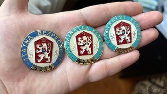 Odznaky ŠTB a Kriminálna polícia (SK, CZ verzia)