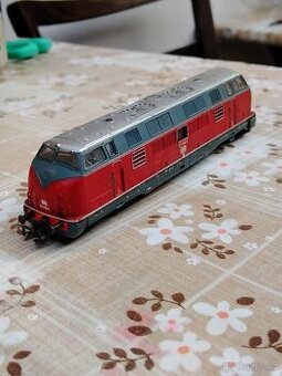 Sběratelský model lokomotivy DB 221139-9.