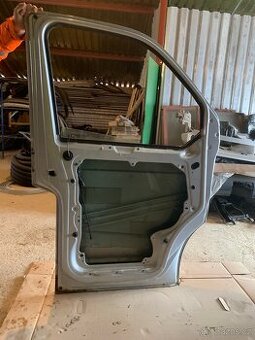Levé přední dveře na VW transportér T5