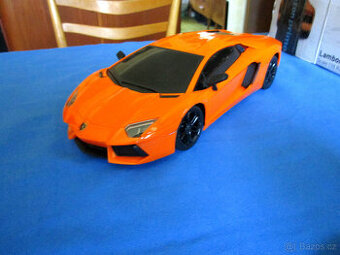 Lamborghini a robotauto na ovládání - 1