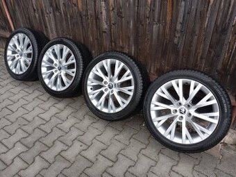 Originální zimní sada Škoda Superb Antares 235/45/18 Nokian