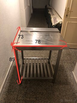 Nabízím k prodeji nerezový regaly