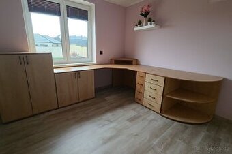 Kancelářský stůl-sestava