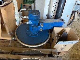 Výkyvná rotační okopávací sekce do vinohradu