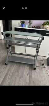 Počítačový stůl- za odvoz
