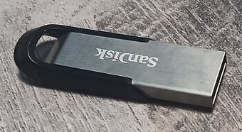 SanDisk Ultra Flair 32GB černá (flash disk)