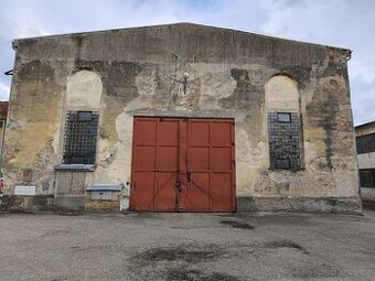 Skladovací hala 700m² - 1