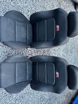 Seat Leon cupra R sedačky