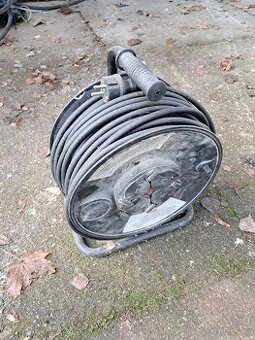 Kabel s navijákem m, 220V