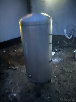 Prodám nerezovou nádobu bez vaku 300 l novou