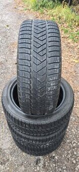 Prodám 4x zimní pneu Pirelli 245/45 R19 102V