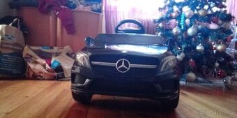 Autíčko Mercedes