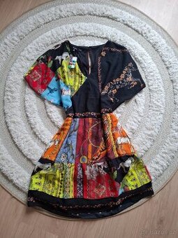 Barevné šaty Desigual - 1